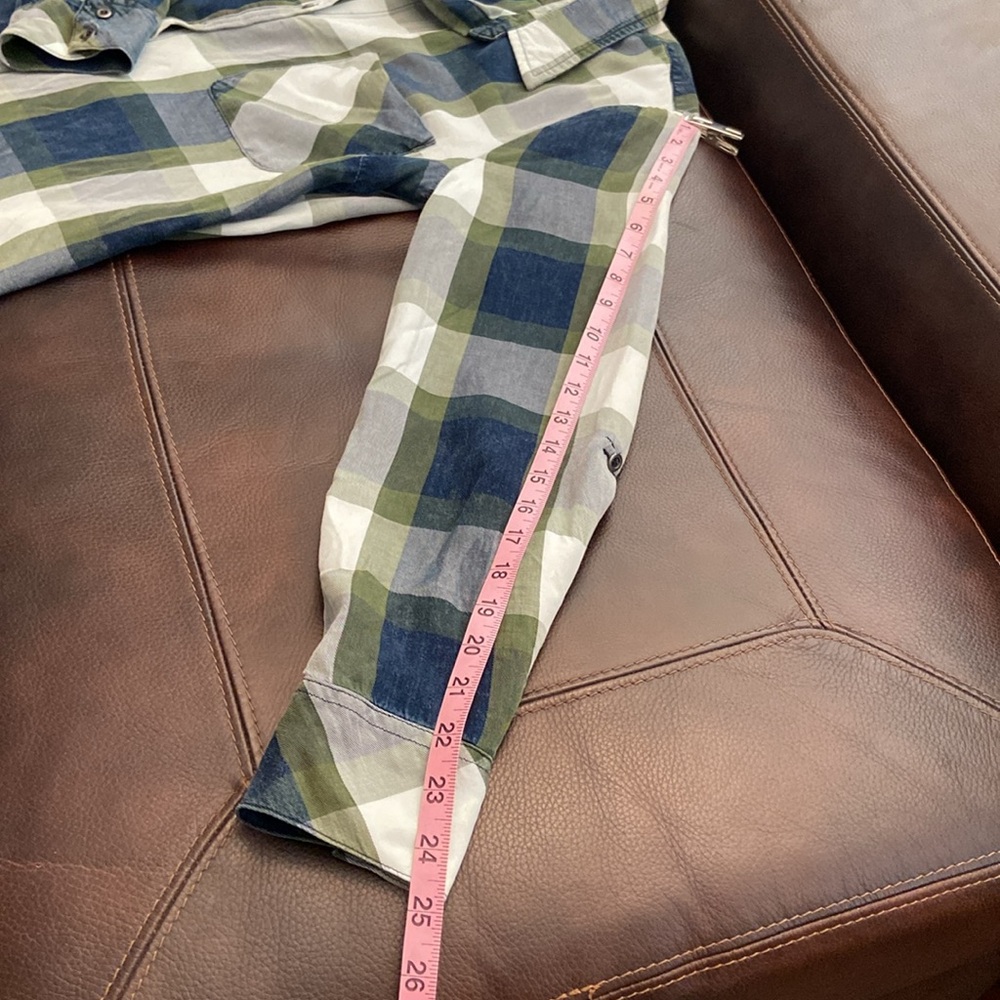 Luxuriously soft long sleeve button-down plaid shirt, Billy T brand, size L. - Picture 6 of 9